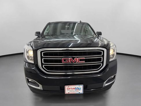 Used 2017 GMC Yukon SLT image 2