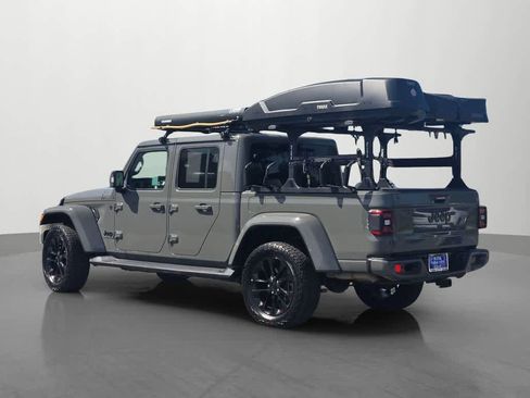 Used 2023 Jeep Gladiator Overland image 4