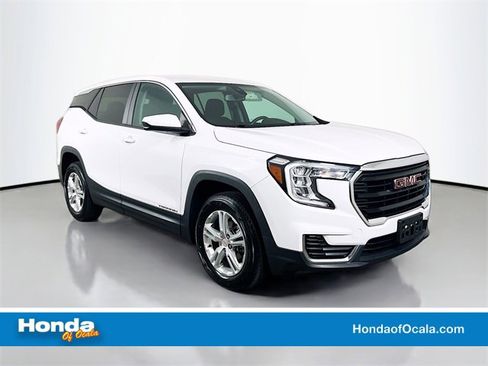 Used 2022 GMC Terrain SLE image 1