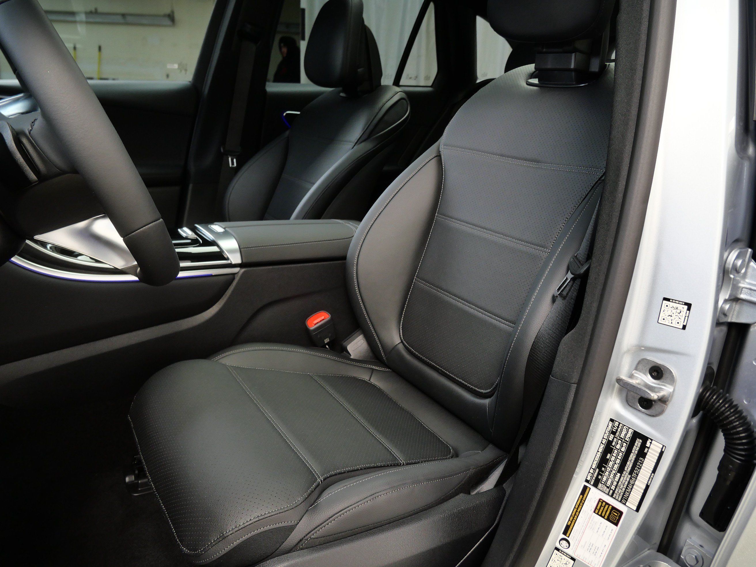 New 2026 Mercedes-Benz GLC 300 4MATIC image 3