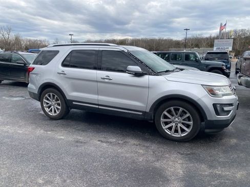 Used 2016 Ford Explorer Limited image 4