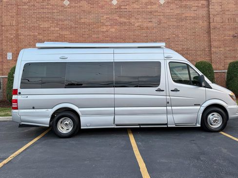 Used 2017 Mercedes-Benz Sprinter 3500 image 40