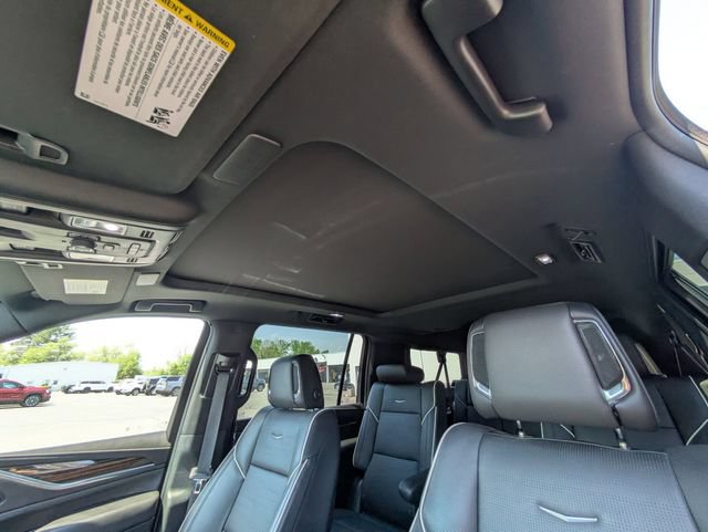 Used 2023 Cadillac Escalade ESV Premium Luxury w/ LPO, Floor Liner Package AWD/4WD image 28