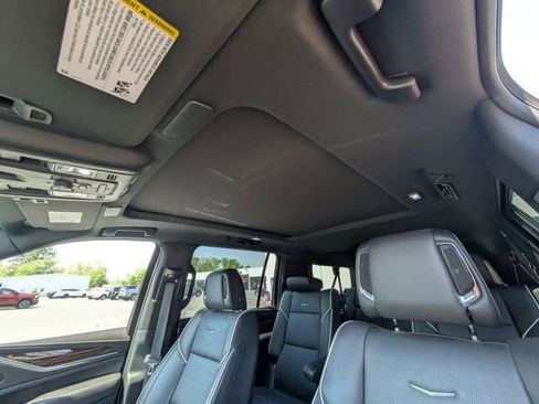 Used 2023 Cadillac Escalade ESV Premium Luxury w/ LPO, Floor Liner Package AWD/4WD image 28