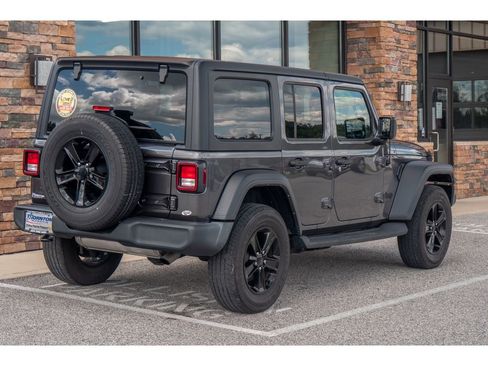 Used 2022 Jeep Wrangler Unlimited Sport image 3
