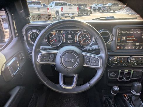 Used 2022 Jeep Wrangler Unlimited Sahara image 12