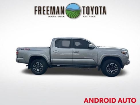 Used 2021 Toyota Tacoma TRD Sport w/ Technology Package image 4