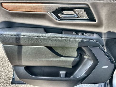 Used 2025 GMC Yukon Denali image 22