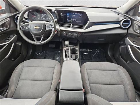 Used 2024 Chevrolet Trax LS w/ LS Convenience Package FWD image 23