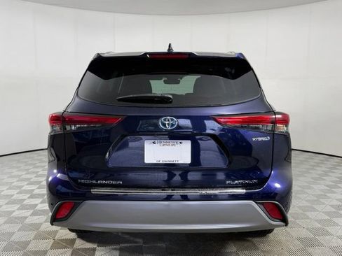 Used 2022 Toyota Highlander Platinum AWD/4WD image 7