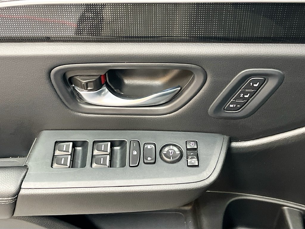 Used 2025 Honda Pilot Elite image 18