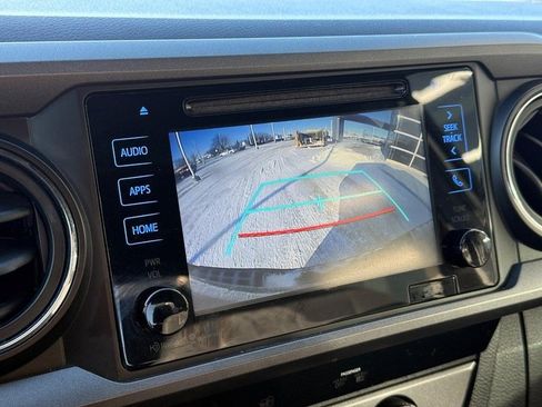 Used 2016 Toyota Tacoma TRD Sport image 24