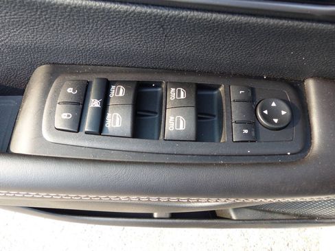 Used 2026 Chrysler Pacifica Select FWD image 18