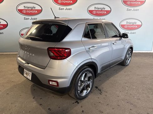 Used 2025 Hyundai Venue SE image 4