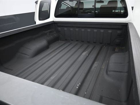 Used 2015 Nissan Frontier SV RWD image 17
