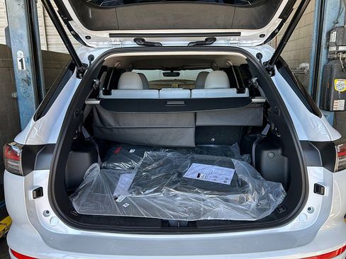 New 2025 Mitsubishi Outlander SE image 30