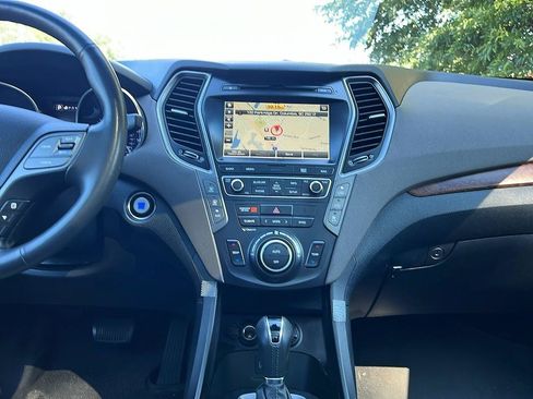 Used 2017 Hyundai Santa Fe FWD image 29