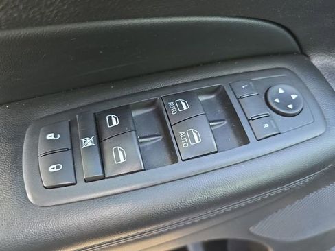 Used 2020 Jeep Grand Cherokee Altitude image 31