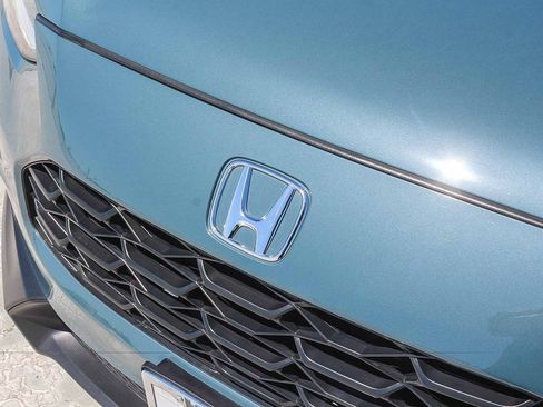 Certified 2025 Honda HR-V LX image 12