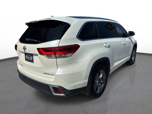 Used 2019 Toyota Highlander Limited Platinum image 3