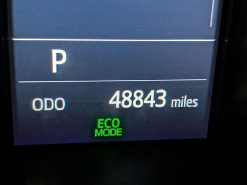 Used 2021 Toyota C-HR XLE image 24