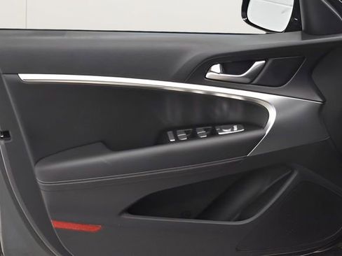 Used 2025 Genesis G70 2.5T AWD/4WD image 20