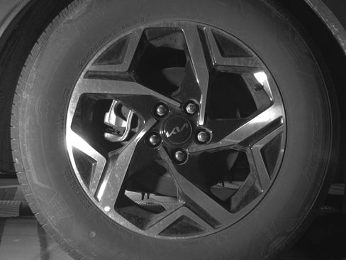 Used 2025 Kia Sportage LX image 15