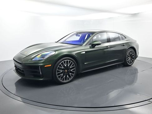 Used 2025 Porsche Panamera 4 image 1
