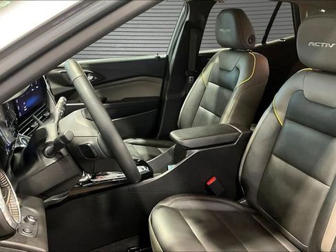 Certified 2025 Chevrolet Trax ACTIV w/ Sunroof Package FWD image 19