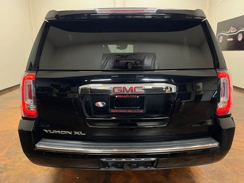 Used 2020 GMC Yukon XL Denali w/ Denali Premium Package RWD image 8