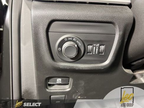 Used 2024 Jeep Grand Cherokee Altitude AWD/4WD image 21