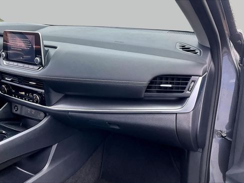 Used 2025 Nissan Rogue SV AWD/4WD image 17