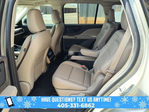 Used 2023 Lincoln Aviator Reserve w/ Equipment Group 201A image 17