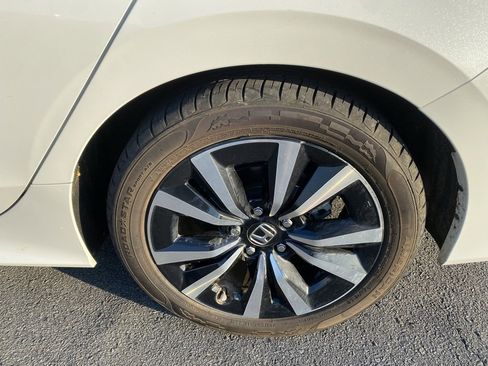 Used 2024 Honda Civic EX image 32