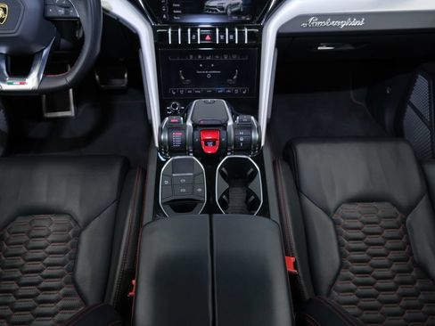 Used 2021 Lamborghini Urus AWD/4WD image 67