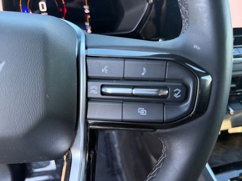 Used 2023 Chevrolet Colorado LT image 21