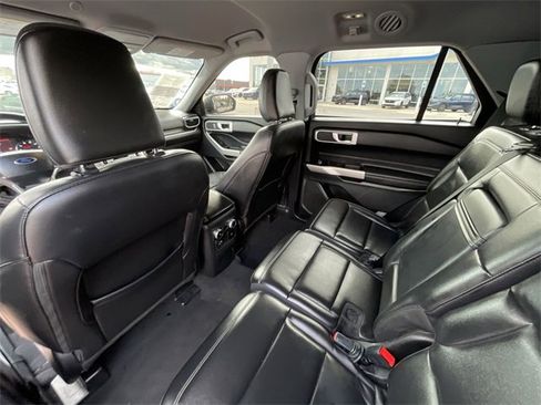 Used 2022 Ford Explorer XLT w/ Equipment Group 202A image 19