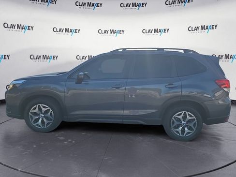 Used 2022 Subaru Forester Premium AWD/4WD image 2