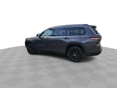 Used 2023 Jeep Grand Cherokee L Limited w/ Luxury Tech Group II image 6