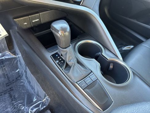 Used 2022 Toyota Camry SE image 30