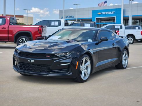Used 2019 Chevrolet Camaro SS RWD image 3