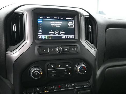 Used 2022 Chevrolet Silverado 1500 Custom Trail Boss w/ Midnight Edition AWD/4WD image 12