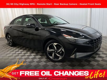 Used 2023 Hyundai Elantra Limited w/ Preferred Accessory Package