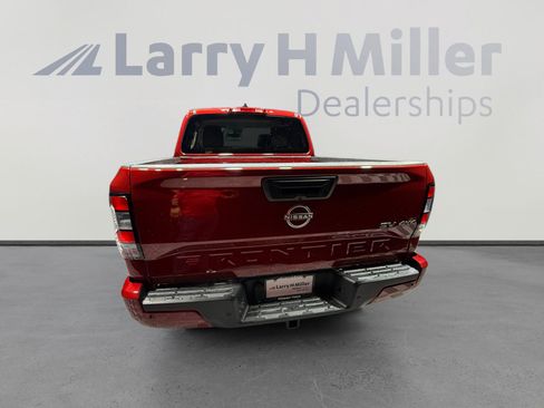Certified 2023 Nissan Frontier SV w/ Technology Package AWD/4WD image 4