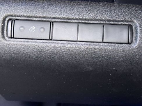 Used 2023 Nissan Pathfinder S FWD image 13