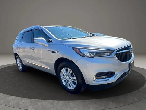 Used 2018 Buick Enclave Essence w/ Trailering Package AWD/4WD image 3
