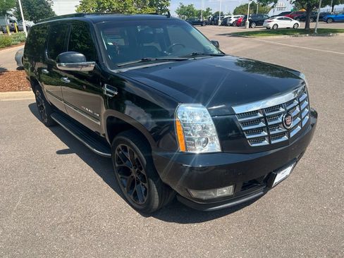 Used 2012 Cadillac Escalade ESV Luxury AWD/4WD image 7