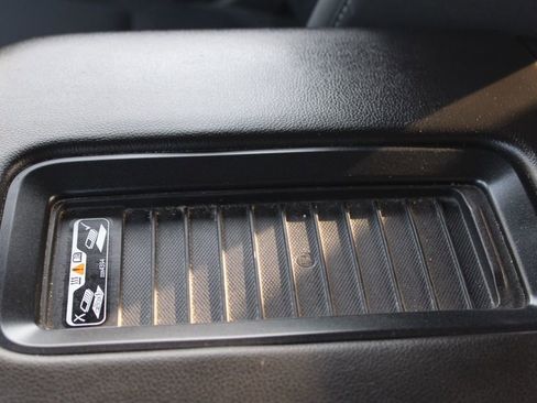 Used 2018 GMC Sierra 1500 SLE w/ SLE Value Package image 40