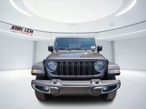 New 2025 Jeep Gladiator Sport image 7