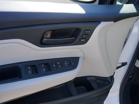 Certified 2025 Honda Odyssey EX-L image 17